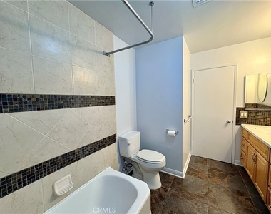 637 Geneva Avenue - Photo Thumbnail 12