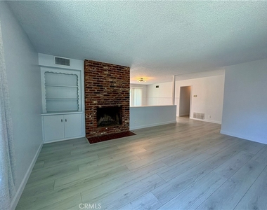 637 Geneva Avenue - Photo Thumbnail 2