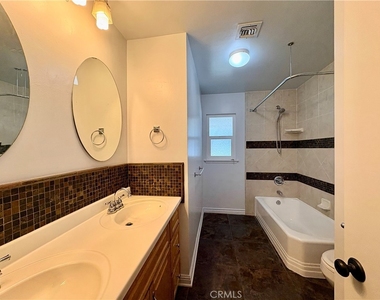 637 Geneva Avenue - Photo Thumbnail 11