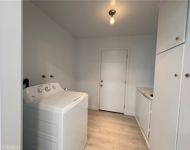 637 Geneva Avenue - Photo Thumbnail 7