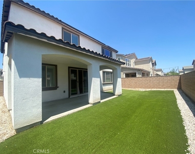 2932 E Silver Sky Drive - Photo Thumbnail 30