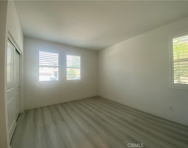 2932 E Silver Sky Drive - Photo Thumbnail 24