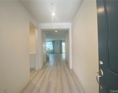 2932 E Silver Sky Drive - Photo Thumbnail 1