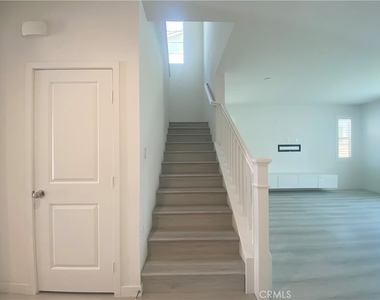 2932 E Silver Sky Drive - Photo Thumbnail 10