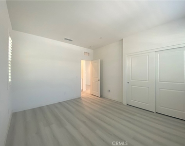 2932 E Silver Sky Drive - Photo Thumbnail 25