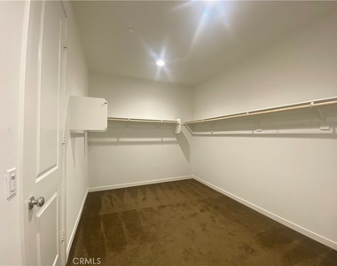 2932 E Silver Sky Drive - Photo Thumbnail 22