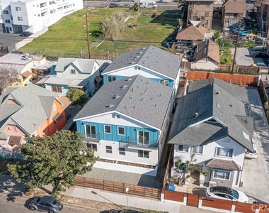236 N Burlington Avenue - Photo Thumbnail 16