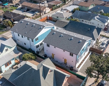 236 N Burlington Avenue - Photo Thumbnail 2