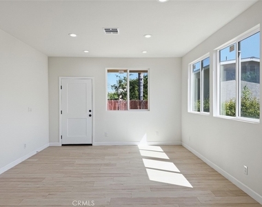 408 #1 Almond - Photo Thumbnail 5