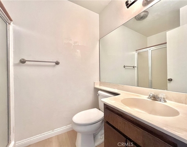 598 W Huntington Drive - Photo Thumbnail 15