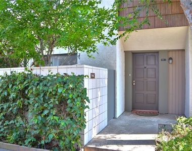 598 W Huntington Drive - Photo Thumbnail 17
