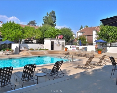 598 W Huntington Drive - Photo Thumbnail 18