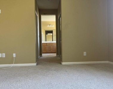 2683 Presidio Dr - Photo Thumbnail 8