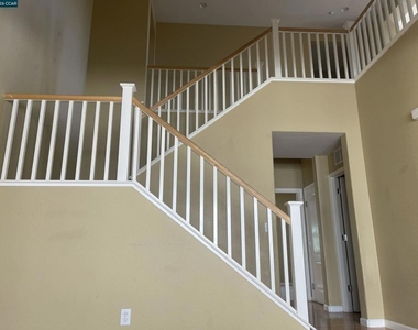 2683 Presidio Dr - Photo Thumbnail 5