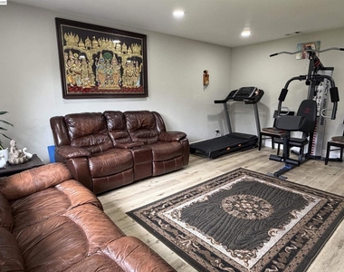 41348 Whitecrest Ct - Photo Thumbnail 6