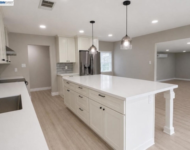 41348 Whitecrest Ct - Photo Thumbnail 8