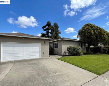 41348 Whitecrest Ct - Photo Thumbnail 32