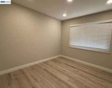 41348 Whitecrest Ct - Photo Thumbnail 17