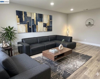 41348 Whitecrest Ct - Photo Thumbnail 5