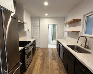 3776 Beethoven Street - Photo Thumbnail 5