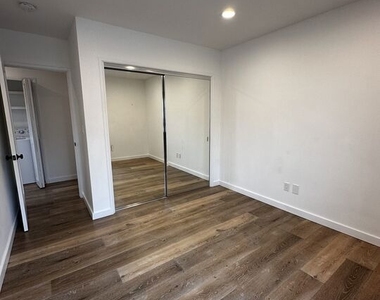 3776 Beethoven Street - Photo Thumbnail 14