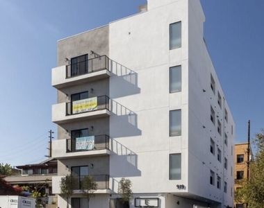 919 Harvard Boulevard - Photo Thumbnail 2