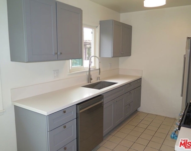 2221 Ocean Park Boulevard - Photo Thumbnail 7