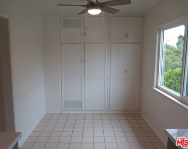 2221 Ocean Park Boulevard - Photo Thumbnail 5