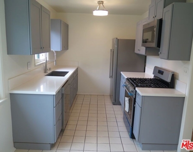 2221 Ocean Park Boulevard - Photo Thumbnail 6