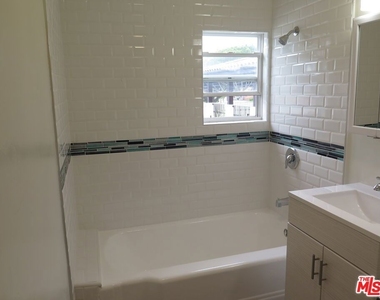 2221 Ocean Park Boulevard - Photo Thumbnail 12