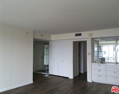 201 Ocean Avenue - Photo Thumbnail 9