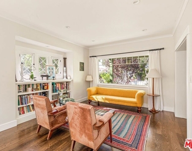 2102 N Bronson Avenue - Photo Thumbnail 12