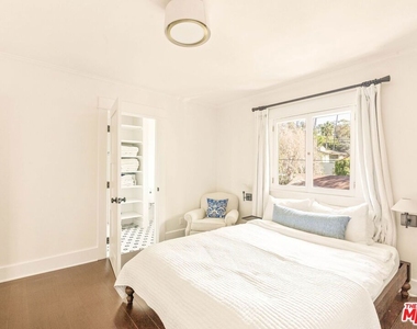 2102 N Bronson Avenue - Photo Thumbnail 31