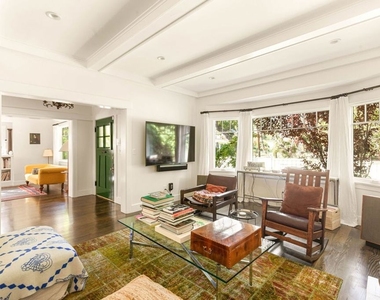 2102 N Bronson Avenue - Photo Thumbnail 8