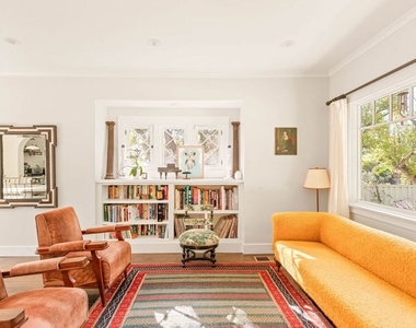 2102 N Bronson Avenue - Photo Thumbnail 10