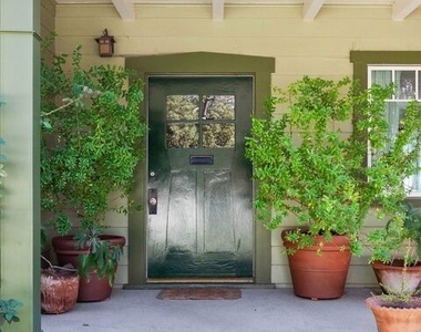 2102 N Bronson Avenue - Photo Thumbnail 4