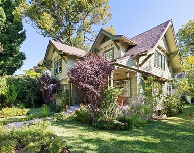 2102 N Bronson Avenue - Photo Thumbnail 3