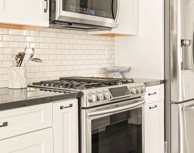 2102 N Bronson Avenue - Photo Thumbnail 20