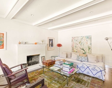 2102 N Bronson Avenue - Photo Thumbnail 6