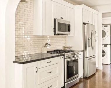 2102 N Bronson Avenue - Photo Thumbnail 19