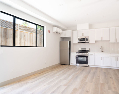 2223 Clifford Street - Photo Thumbnail 3