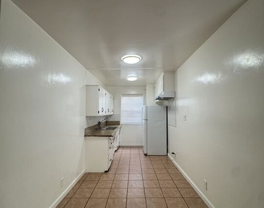 850 S St Andrews Place - Photo Thumbnail 3