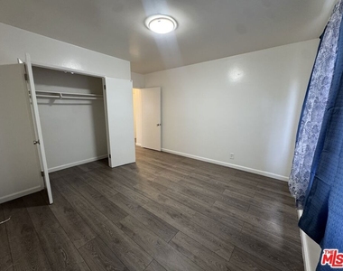 850 S St Andrews Place - Photo Thumbnail 7