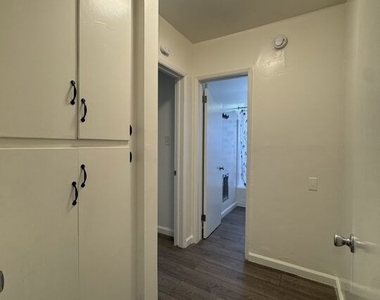 850 S St Andrews Place - Photo Thumbnail 4