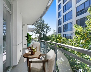 10700 Wilshire Boulevard - Photo Thumbnail 7
