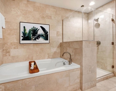 10700 Wilshire Boulevard - Photo Thumbnail 5