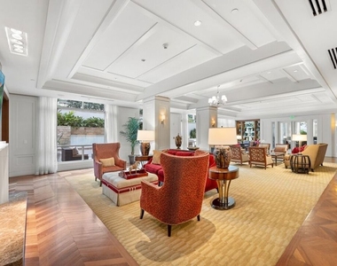 10700 Wilshire Boulevard - Photo Thumbnail 10