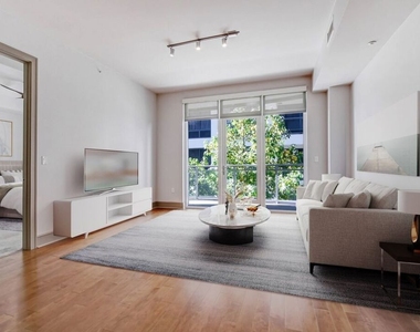 10700 Wilshire Boulevard - Photo Thumbnail 2