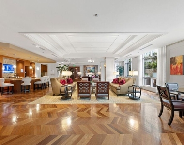 10700 Wilshire Boulevard - Photo Thumbnail 9