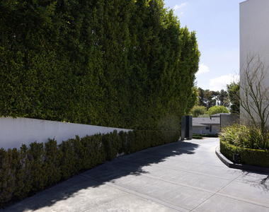 1401 Londonderry Place - Photo Thumbnail 3